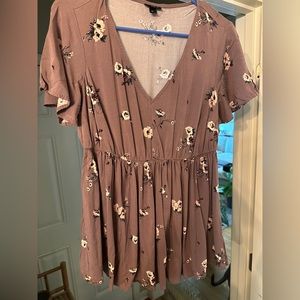 Torid size 00 purple floral top